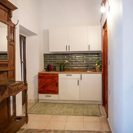 St Nicholas Traditional House * עיר רודוס